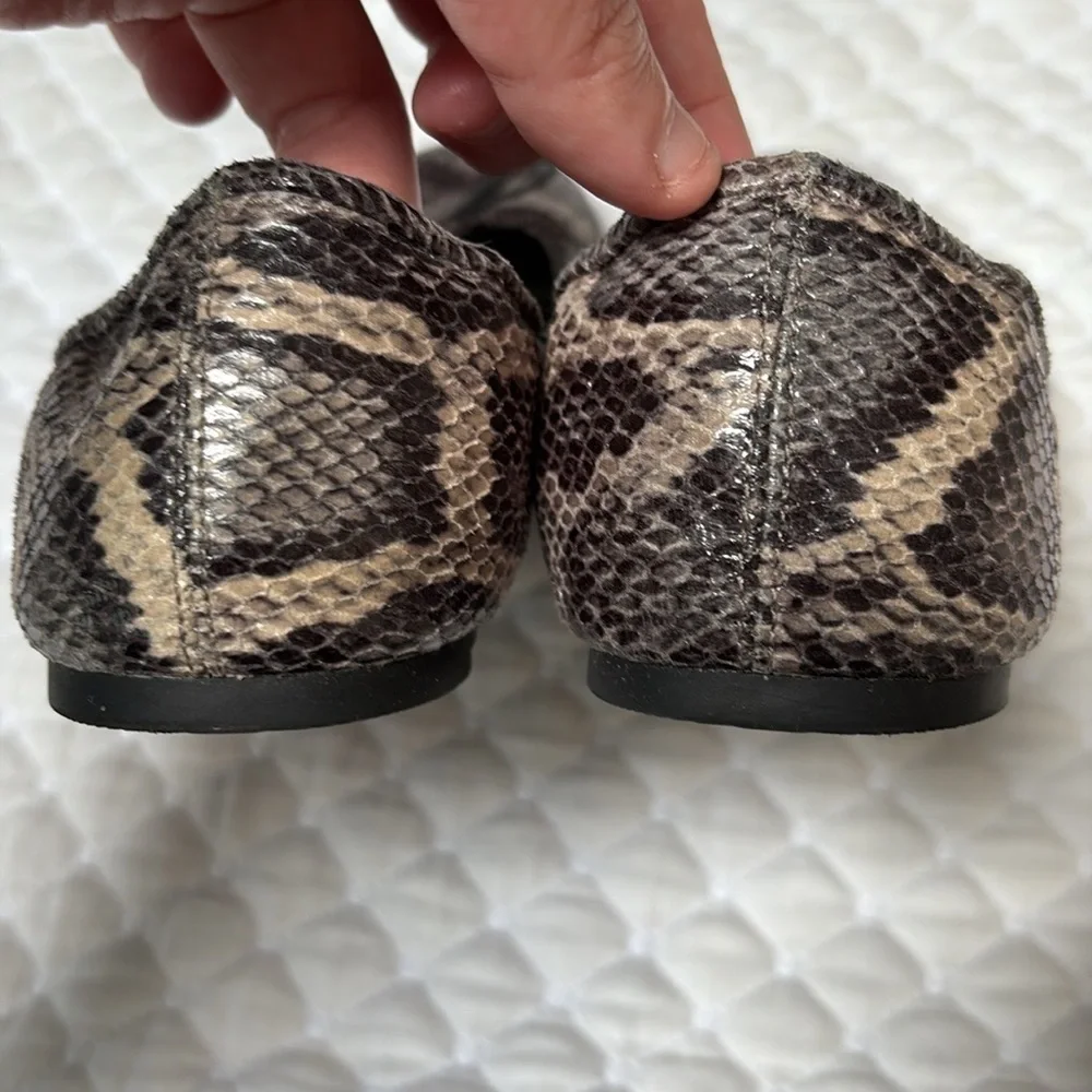 LOFT Snakeskin Patterned Flynn ballet flats size 8.5